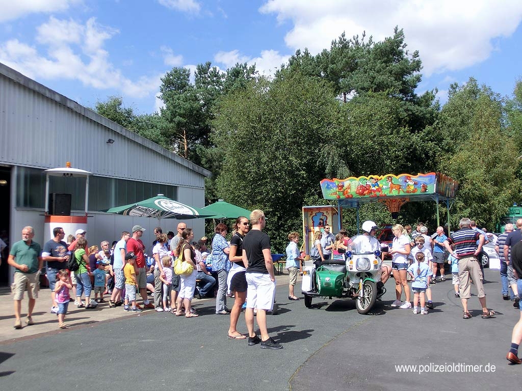 Sommerfest-Polizeioldtimer-Museum_2012 (3).jpg
